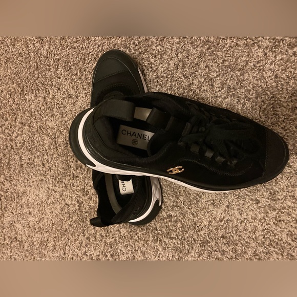 Chanel Black Sneakers (CC Cap Toe Logo) - Picture 3 of 8